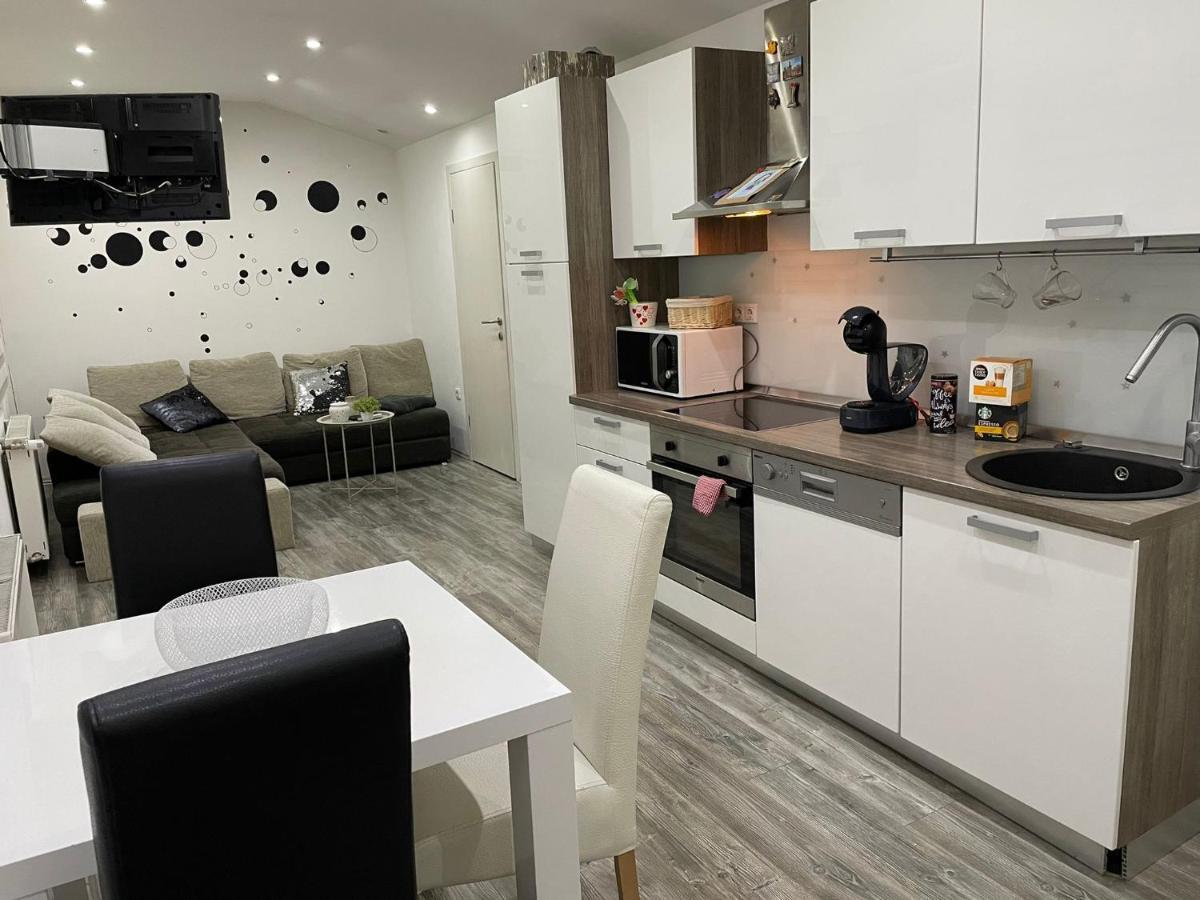 카를로바츠 Apartman Rakovac 아파트 외부 사진